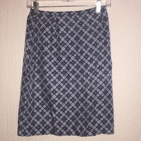 Ann Taylor Petite Pencil Skirt size 6P - Picture 1 of 4
